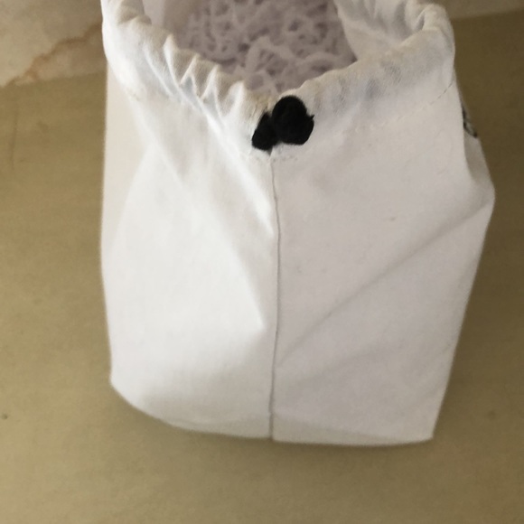 CHANEL white cotton canvas drawstring pouch cosmetic bag storage bag - AUTHENTIC - Picture 11 of 16